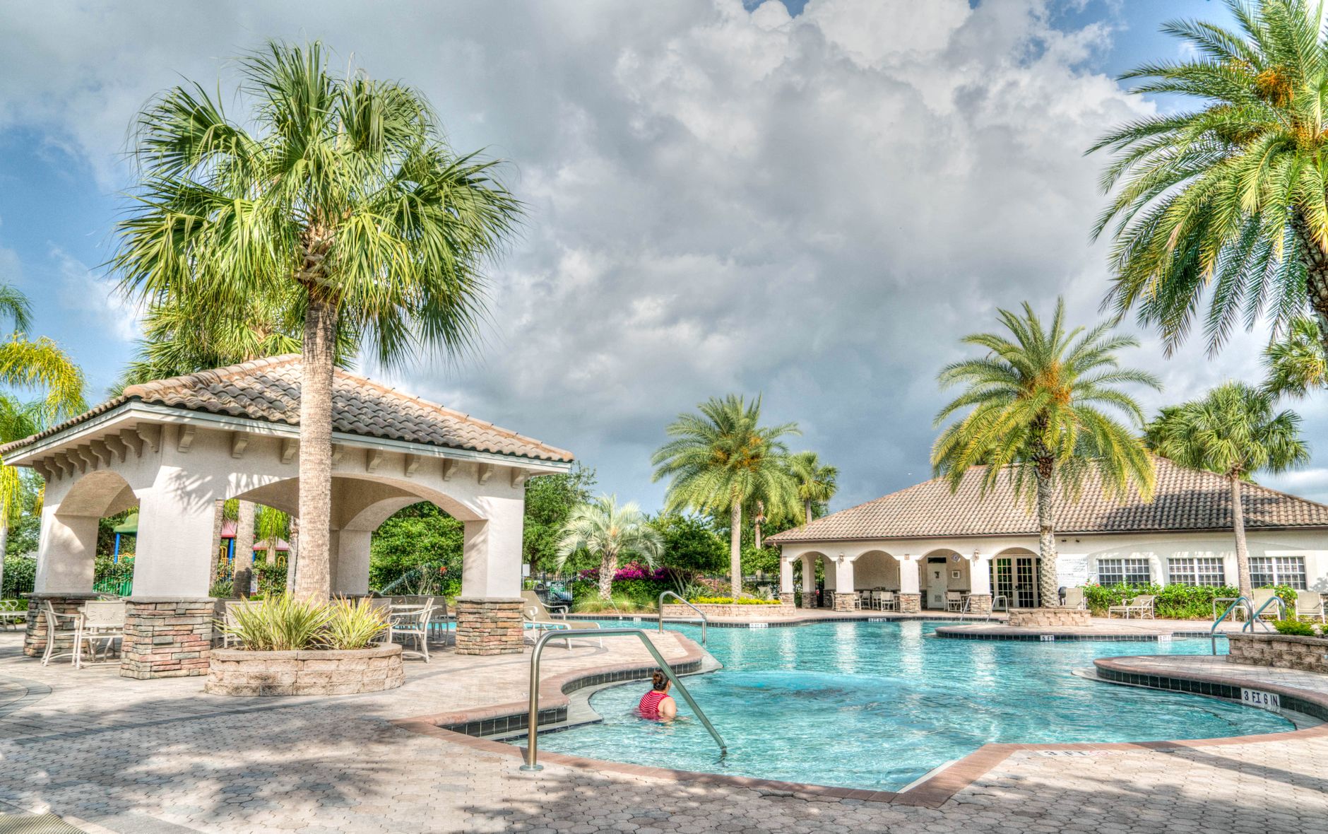 A crystal-clear pool serviced by Andy Clear Pool Service
